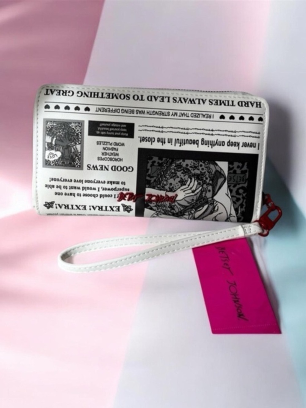 $58 White and Black Graphic Wristlet Betsey Jonson